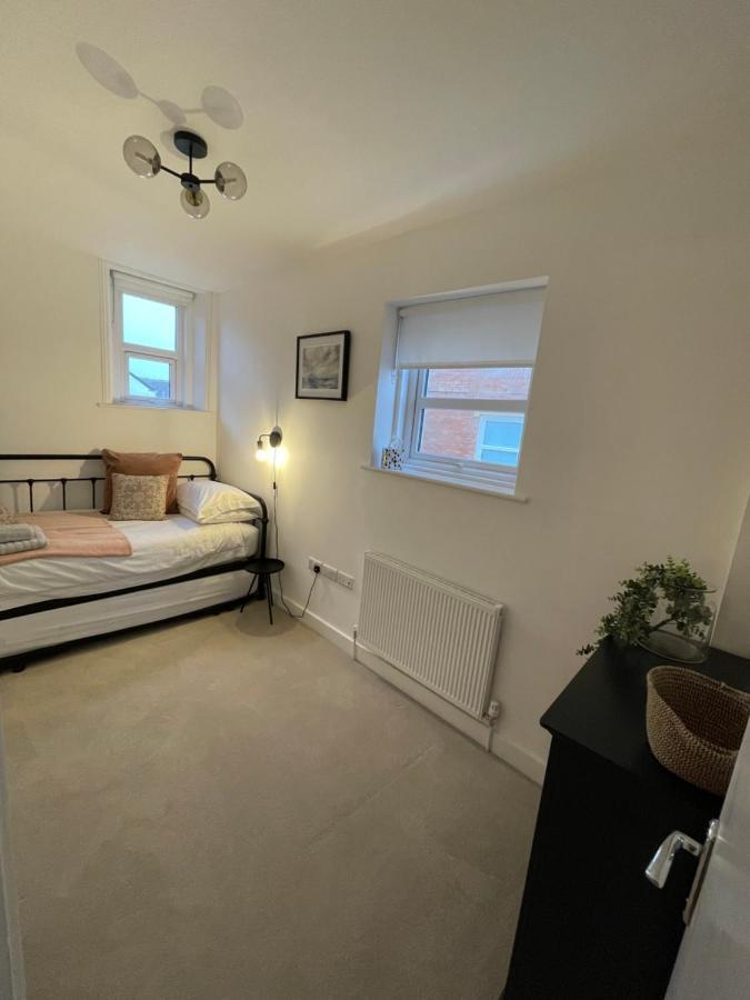 Seaview Flat With Balcony, Spacious 2 Bedroom Вётинг Экстерьер фото